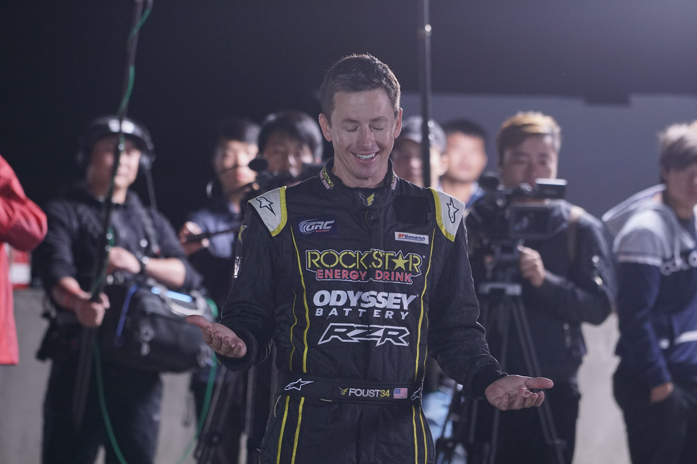 包含“凌驾风云之上！——冠军车手的巅峰瞬间”的词条