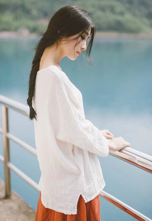 塞内加尔队前锋苏亚雷斯在巴黎奥运会上表现出色，苏亚雷斯内马尔