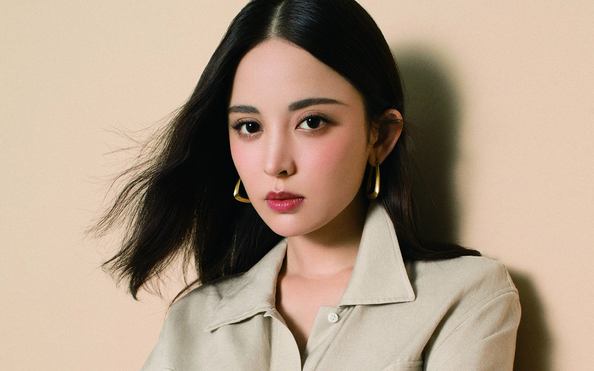 荷兰女足在预选赛中与西班牙队激战，荷兰女足吧