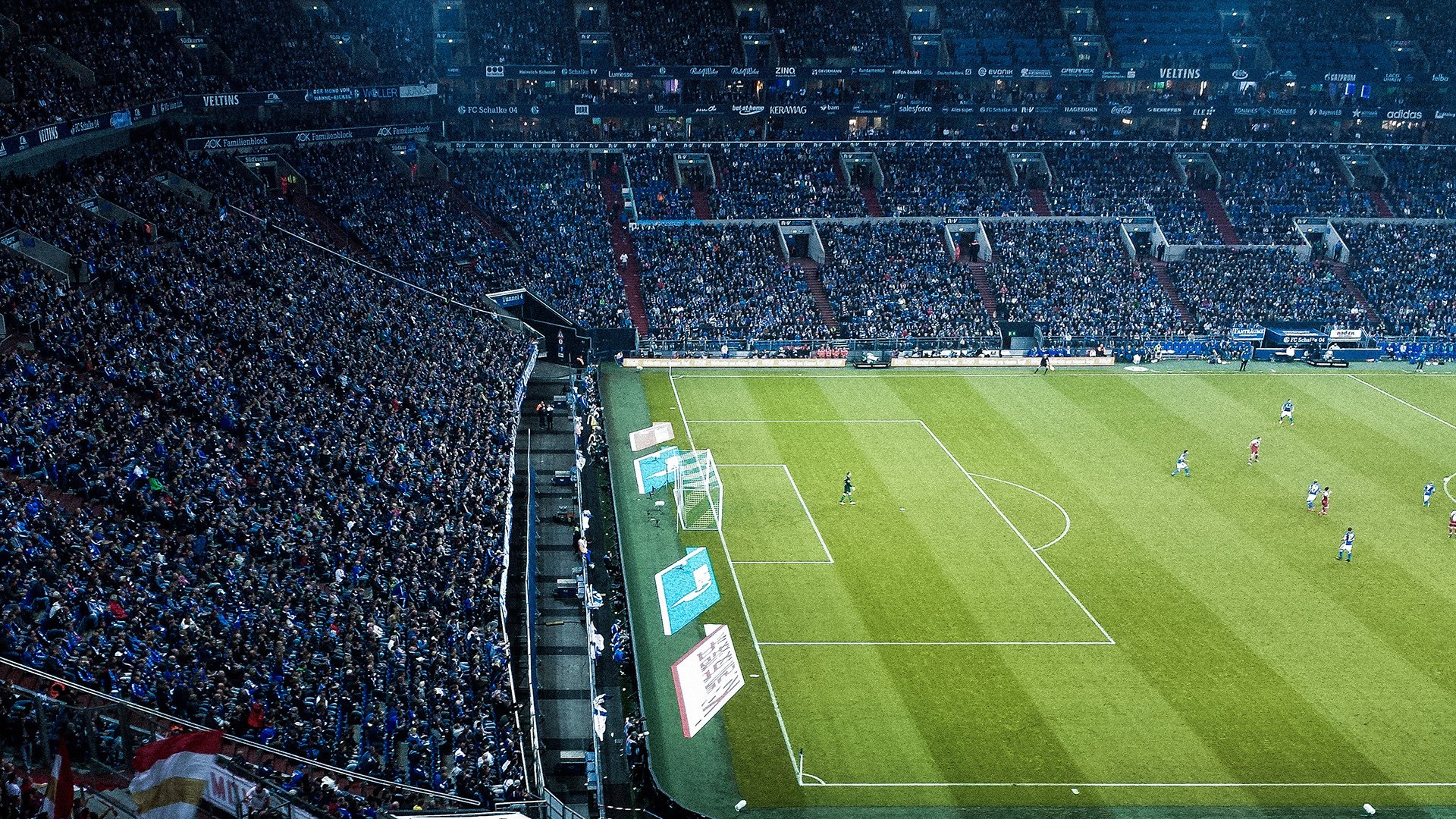 惊心动魄!比赛中的精彩瞬间令球迷尖叫不止,惊心动魄!比赛中的精彩瞬间令球迷尖叫不止