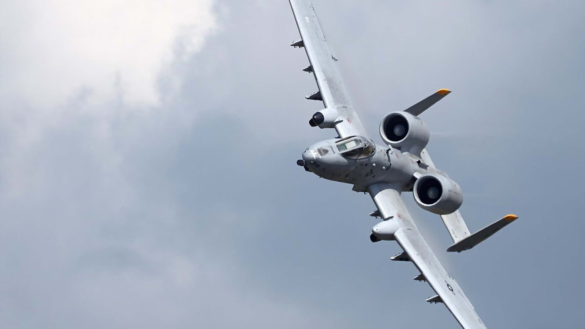 CBA联盟推动校园篮球计划深入中学课堂,篮球培训进校园方案