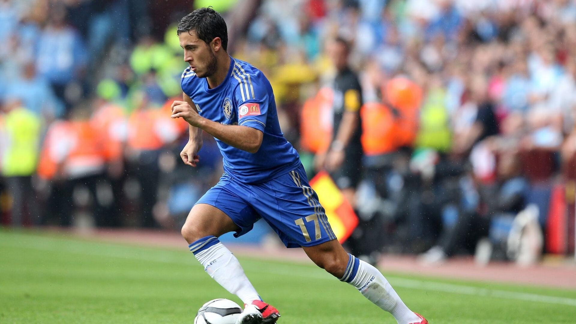 开云体育登陆入口-青少年足球裁判员“长跑式”培训体系持续提升判罚水平，足球比赛中裁判员的跑动要求